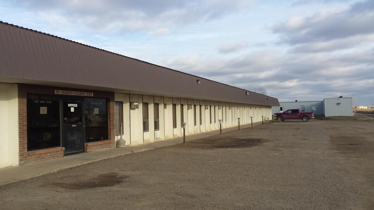 Maple Creek Motor Inn מראה חיצוני תמונה